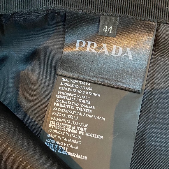 Knee length A-line Prada skirt made of black vinyll/latex size 44 - Picture 4 of 4